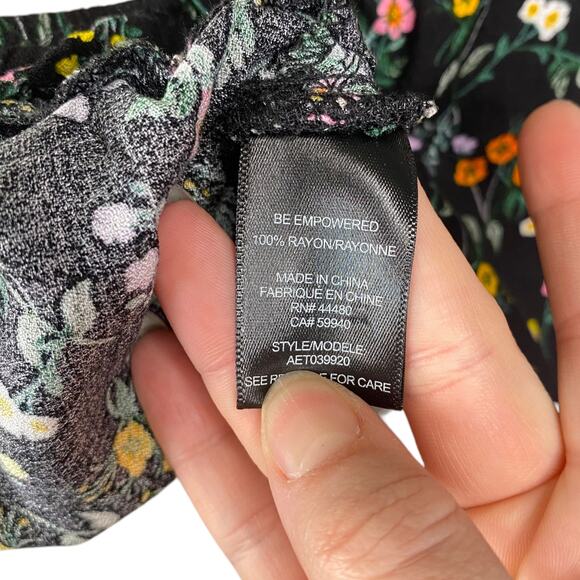 Revolve AFRM Soph Black Ditsy Floral Smocked Peasant Crop Top SZ S - Picture 10 of 14